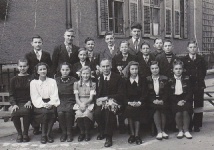 Jāņa Cimzes tautskolas 1947. gada absolventi.