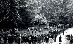 Karogu uzvilkšana