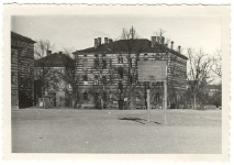 Basketbola laukums Rēgensburgas nometnē