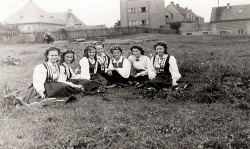 Tautas dejotājas no Eichfeldas nometnes