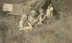 Haunštetenes DP nometnes gaidas savā nometnē