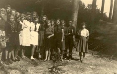 Antverpes DP nometnes gaidas Baden Powell nometnē Timendorfā.