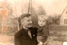 Tēvs un dēls Liepiņi Fišbekas nometnē