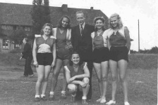 Meiteņu volejbola sacensības Pinnebergas ģimnāzijā.