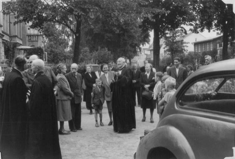 Archibīskaps T. Grīnbergs viesojas pie latviešiem Lībekā